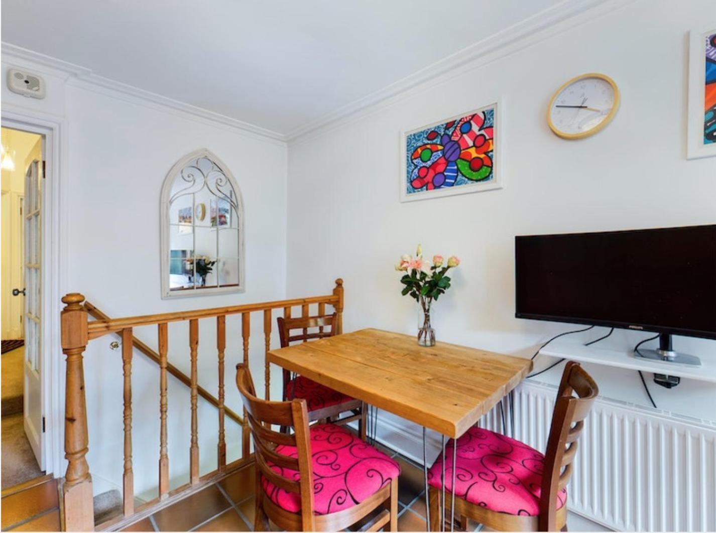 The Clapham Apartment With Private Patio London Exterior photo